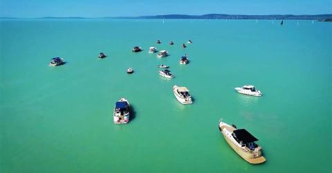 eu-solar-zoldszalag-regatta-elektromos-tolto-napelem