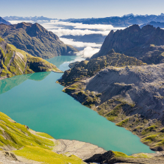 A svájci Alpok csúcsai között helyezkedik el az energiatároló rendszer
