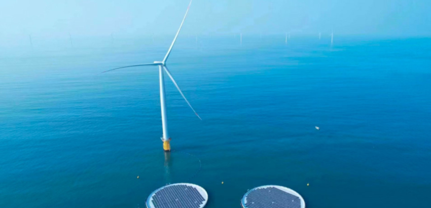 Nap- és szélenergiát hasznosító hibrid erőmű Kína partjainál